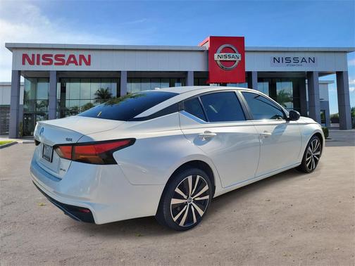 2020 Nissan Altima SR Intelligent AWD