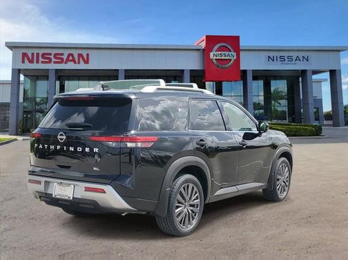 2024 Nissan Pathfinder SL FWD