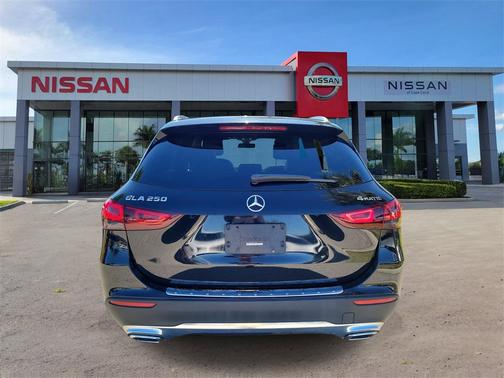 2021 Mercedes-Benz GLA 250 Base 4MATIC