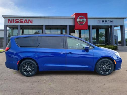 2021 Chrysler Pacifica Touring L