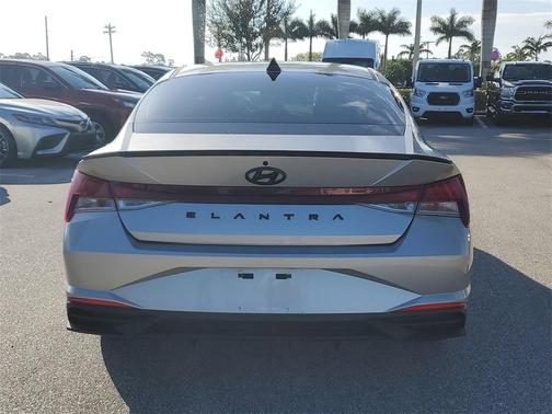 2021 Hyundai ELANTRA SEL
