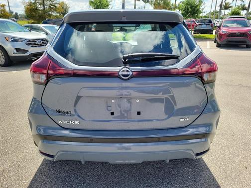 2024 Nissan Kicks SR