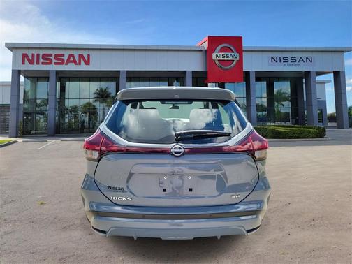 2024 Nissan Kicks SR