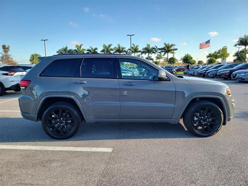 2021 Jeep Grand Cherokee Laredo