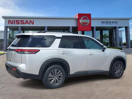 2022 Nissan Pathfinder SV 2WD