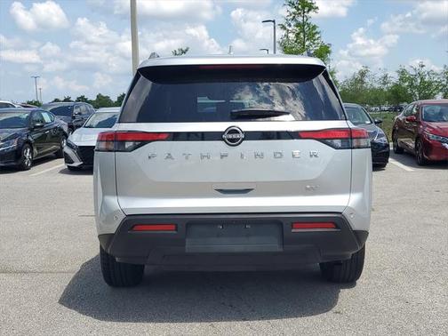 2022 Nissan Pathfinder SV 2WD