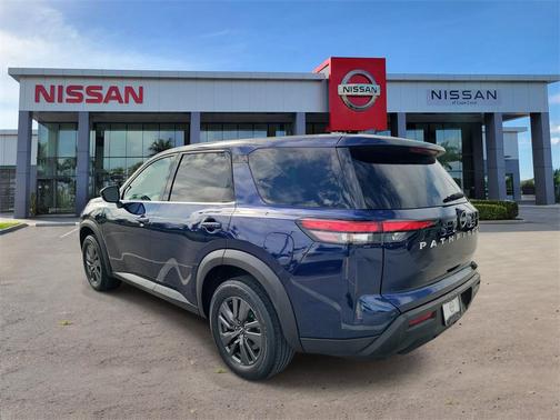 2022 Nissan Pathfinder S 2WD