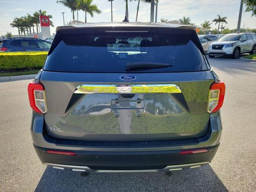CARBONIZED GRAY METALLIC 2023 Ford Explorer XLT