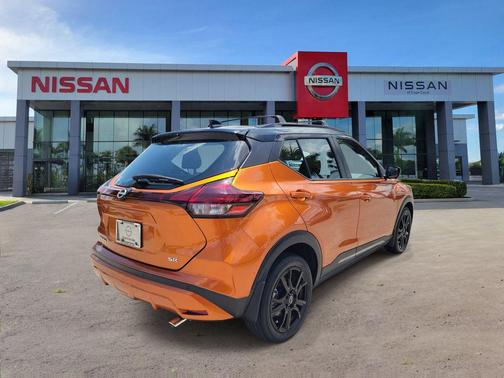 Monarch Orange Metallic/Super Black 2023 Nissan Kicks SR