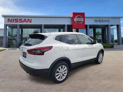 2022 Nissan Rogue Sport S