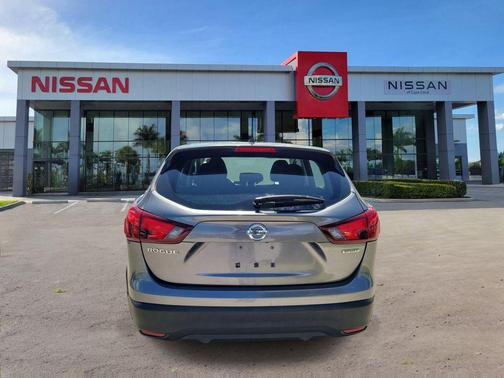 Gun Metallic 2019 Nissan Rogue Sport S