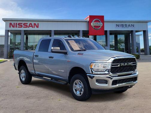 Billet Silver Metallic Clearcoat 2022 RAM 2500 Tradesman Crew Cab 4x4 6'4' Box