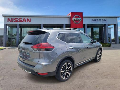 Gun Metallic 2019 Nissan Rogue SL