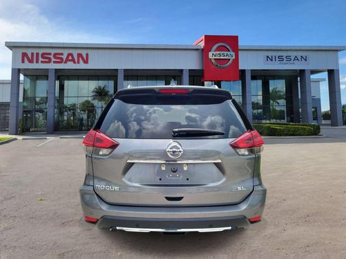 Gun Metallic 2019 Nissan Rogue SL