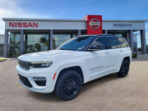 Bright White Clearcoat 2023 Jeep Grand Cherokee Summit