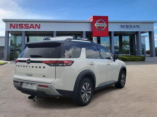 2023 Nissan Pathfinder SL FWD