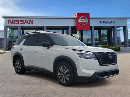 2023 Nissan Pathfinder SL FWD
