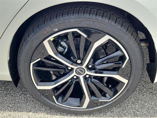 2025 Nissan Altima SR FWD