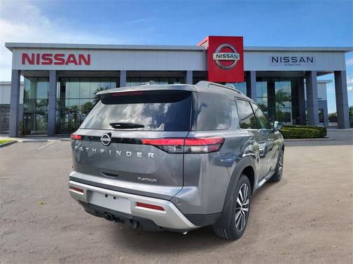 2025 Nissan Pathfinder Platinum FWD