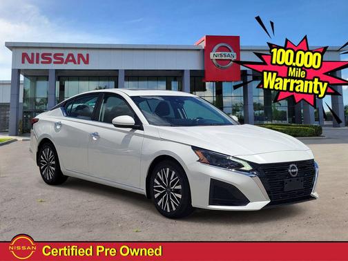 Pearl White Tricoat 2023 Nissan Altima 2.5 SV