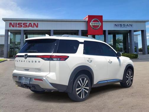 2023 Nissan Pathfinder Platinum 4WD