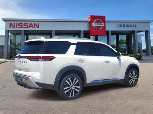 2023 Nissan Pathfinder Platinum 4WD