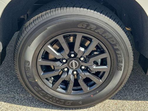 Aspen White Tricoat 2026 Nissan Armada SV