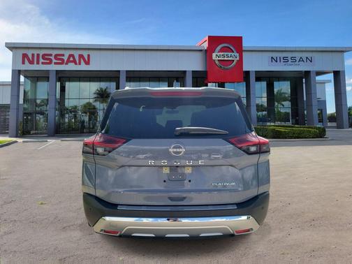 Boulder Gray Pearl 2022 Nissan Rogue Platinum