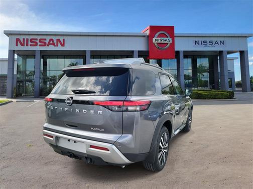 2025 Nissan Pathfinder Platinum FWD