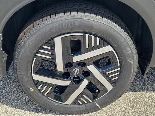 Super Black 2026 Nissan Kicks SV