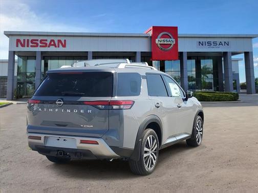 2025 Nissan Pathfinder Platinum FWD