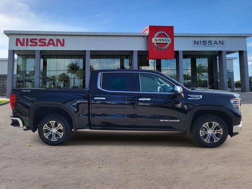 Onyx Black 2025 GMC Sierra 1500 SLT