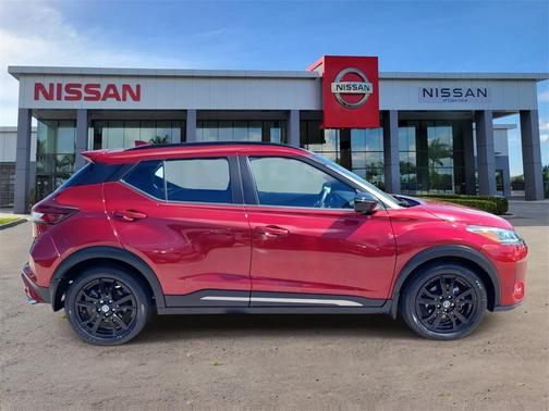 2021 Nissan Kicks SR