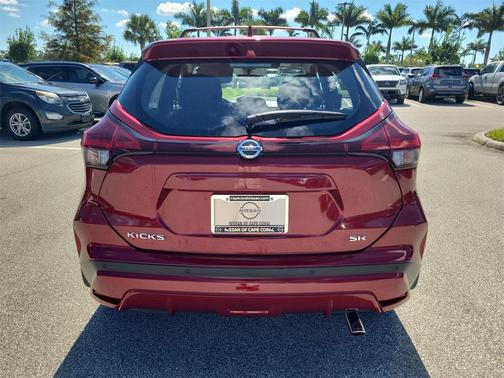 2021 Nissan Kicks SR
