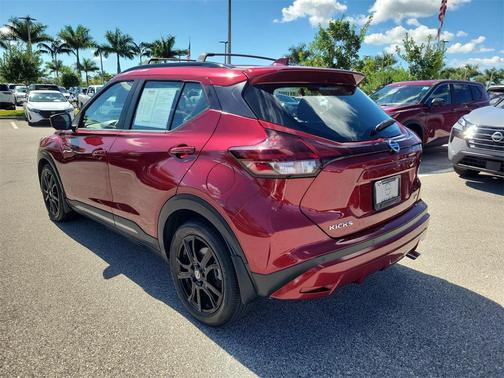 2021 Nissan Kicks SR