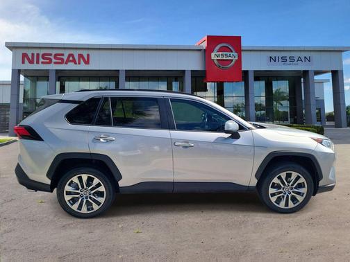 Silver Sky Metallic 2019 Toyota RAV4 Limited