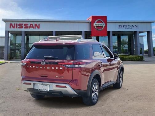 2023 Nissan Pathfinder SL 4WD