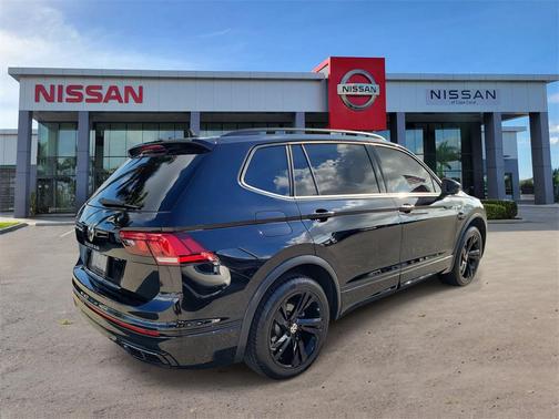 2023 Volkswagen Tiguan 2.0T SE R-Line Black