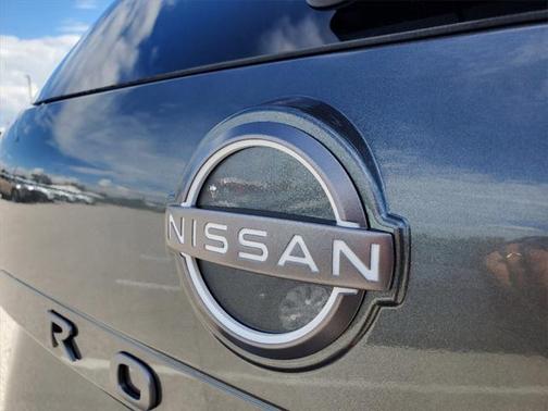 2025 Nissan Rogue SL