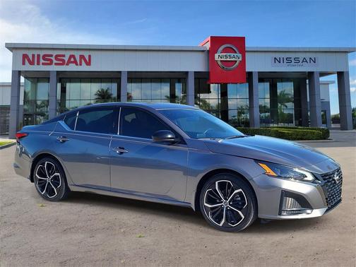 2023 Nissan Altima SR FWD