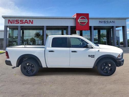 2024 RAM 1500 Classic Warlock Crew Cab 4x2 5'7' Box