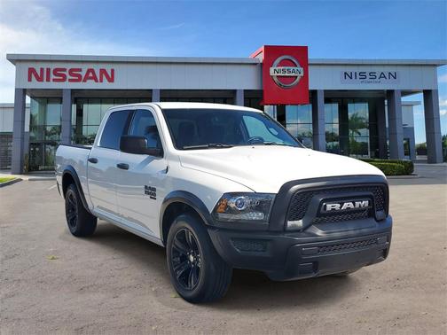 2024 RAM 1500 Classic Warlock Crew Cab 4x2 5'7' Box