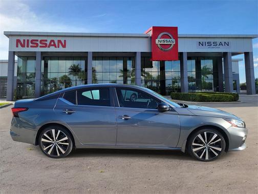 2021 Nissan Altima SR FWD