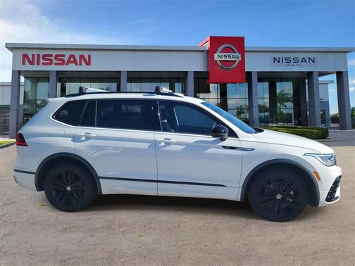 2022 Volkswagen Tiguan 2.0T SE R-Line Black