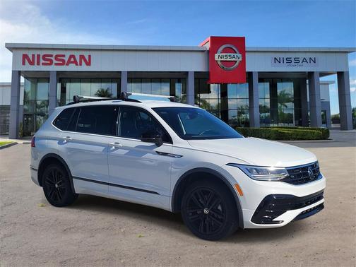 2022 Volkswagen Tiguan 2.0T SE R-Line Black