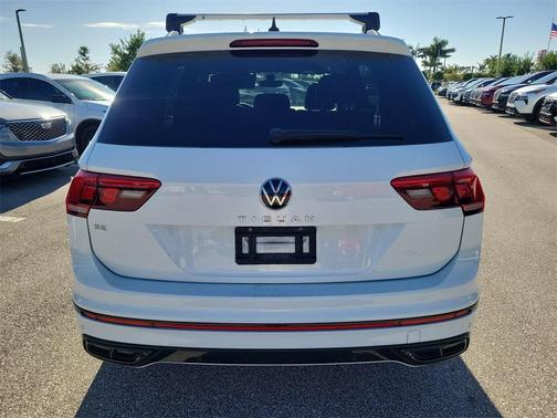 2022 Volkswagen Tiguan 2.0T SE R-Line Black