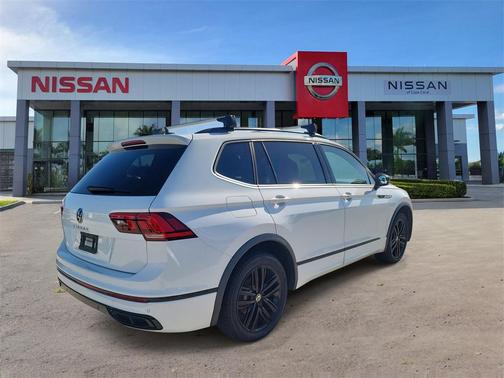 2022 Volkswagen Tiguan 2.0T SE R-Line Black