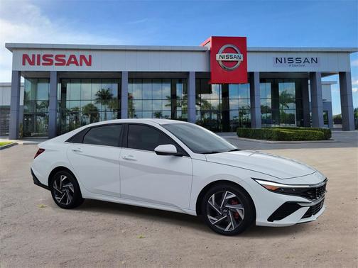 2025 Hyundai ELANTRA SEL