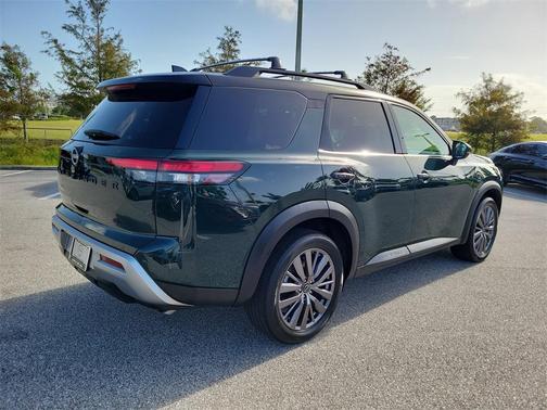 2023 Nissan Pathfinder SL FWD