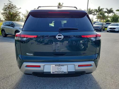2023 Nissan Pathfinder SL FWD